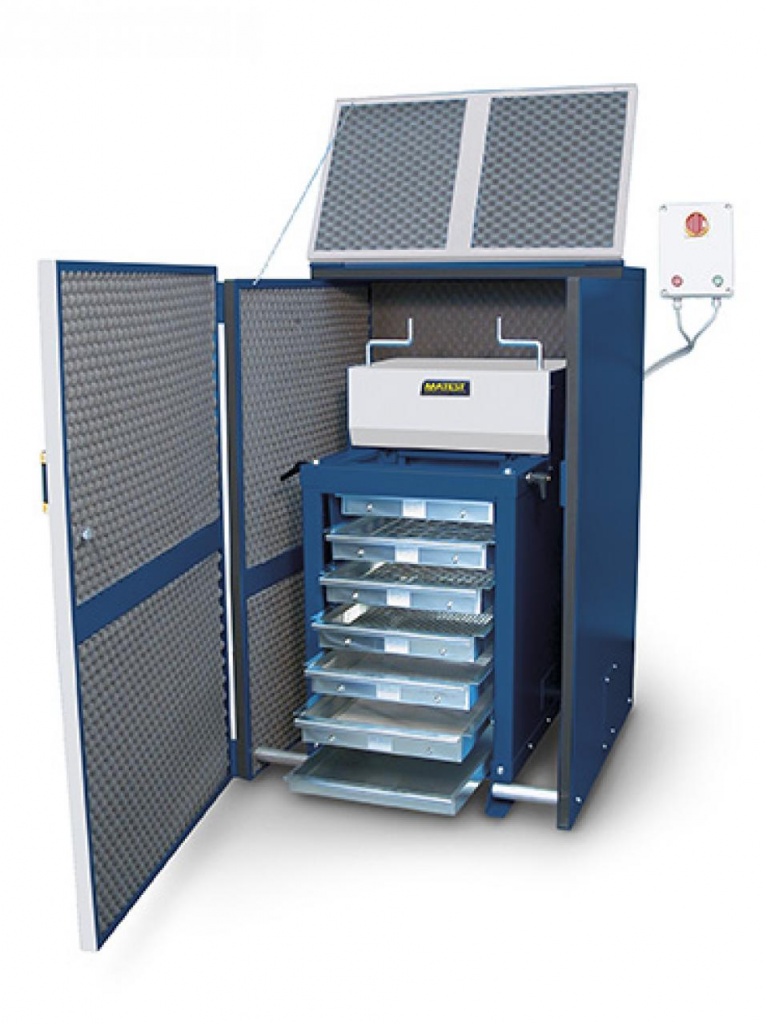 a061-in-gabbia-72dpi.jpg a061-in-gabbia-72dpi.jpg