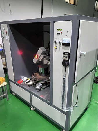 Высокоточный дифрактометр для измерения ориентации кристаллов с поиском пиков